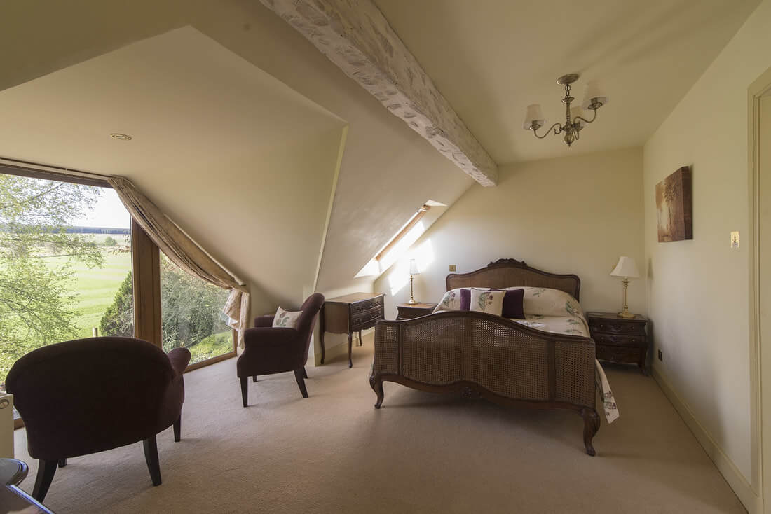 Muckle howf self catering accommodation master bedroom